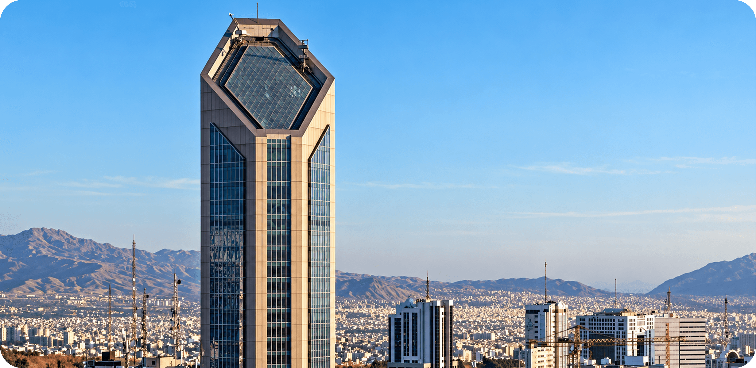 نمای شهری و ساختمان